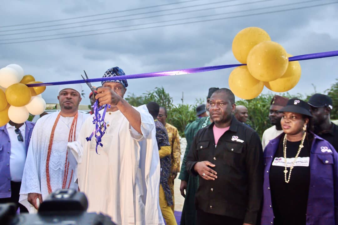 Pelican names estate road after Osoba