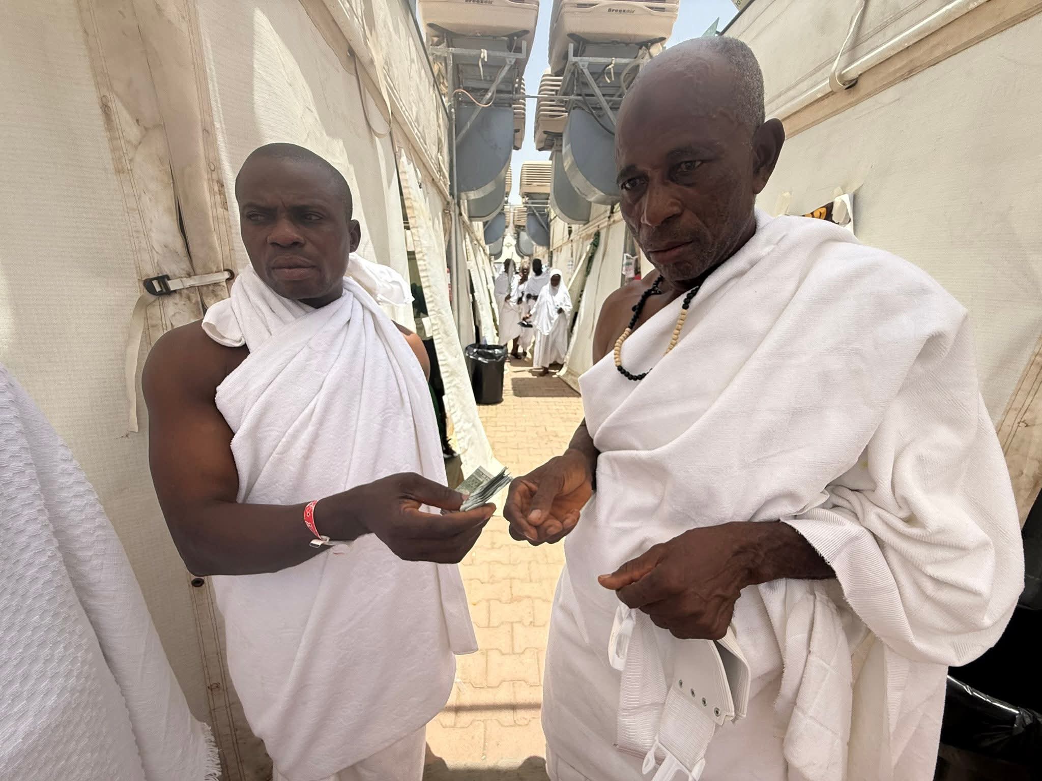 Oyo State pilgrim returns misplaced $1, 200 to owner in Saudi