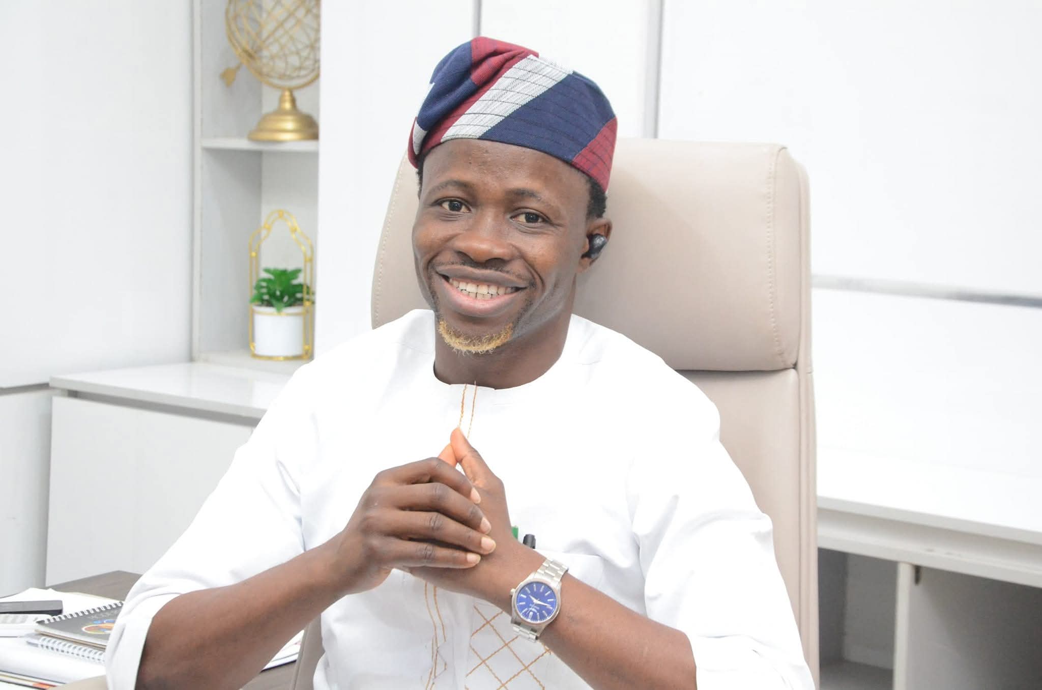 Ogun Lawmaker Distributes Free School Uniforms to Pupils, Students in Abeokuta South