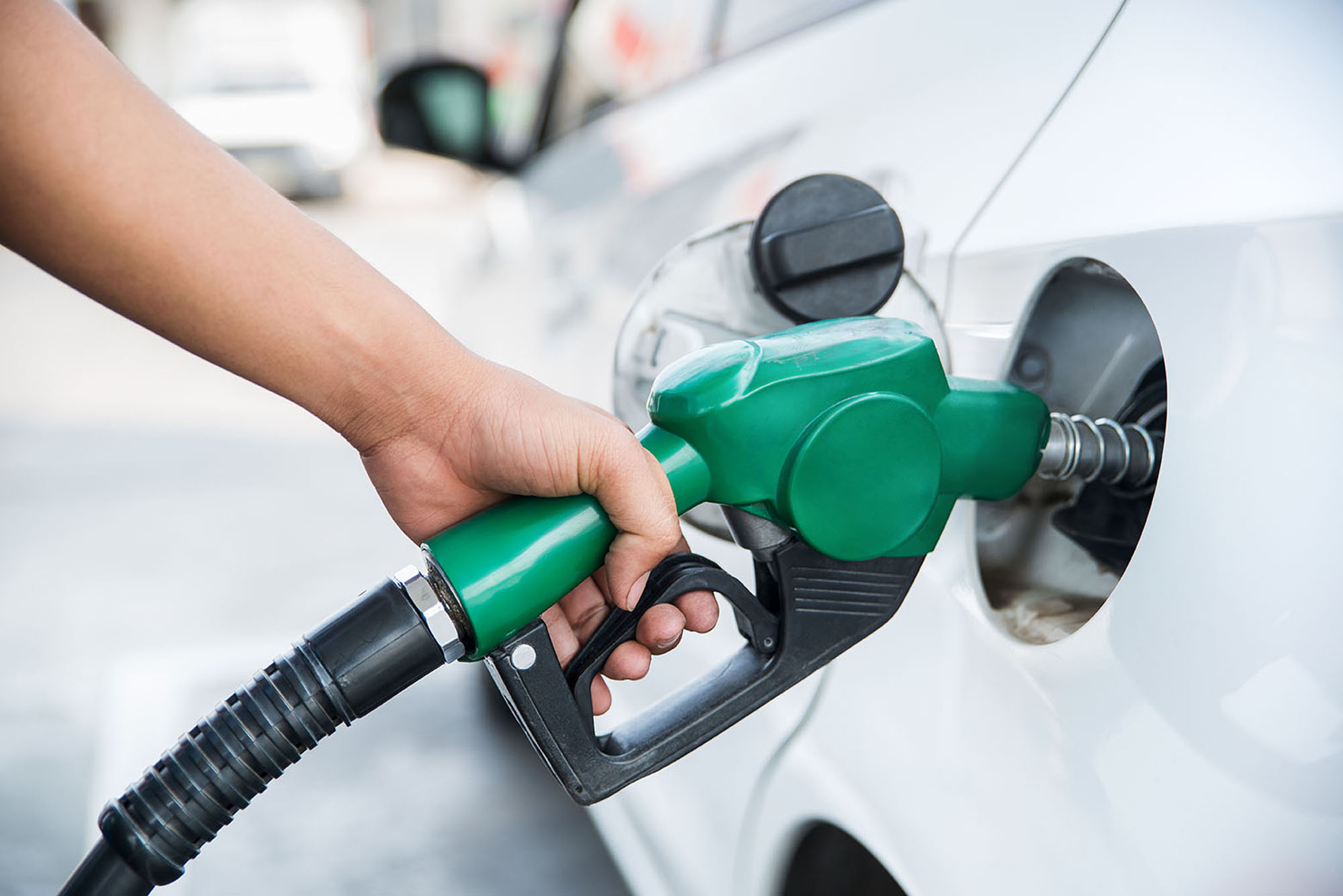 Petrol price drops to N1,350 as depot rates fall